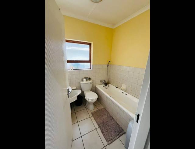 3 BEDROOM TOWNHOUSE FOR SALE IN BISLEY